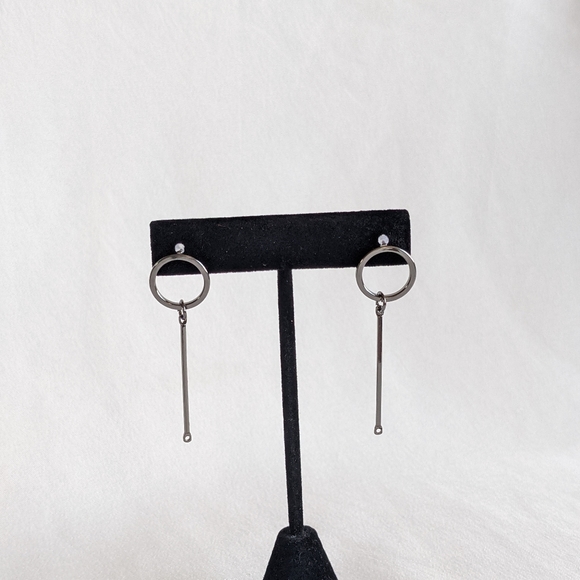 70% off earrings - Picture 3 of 3